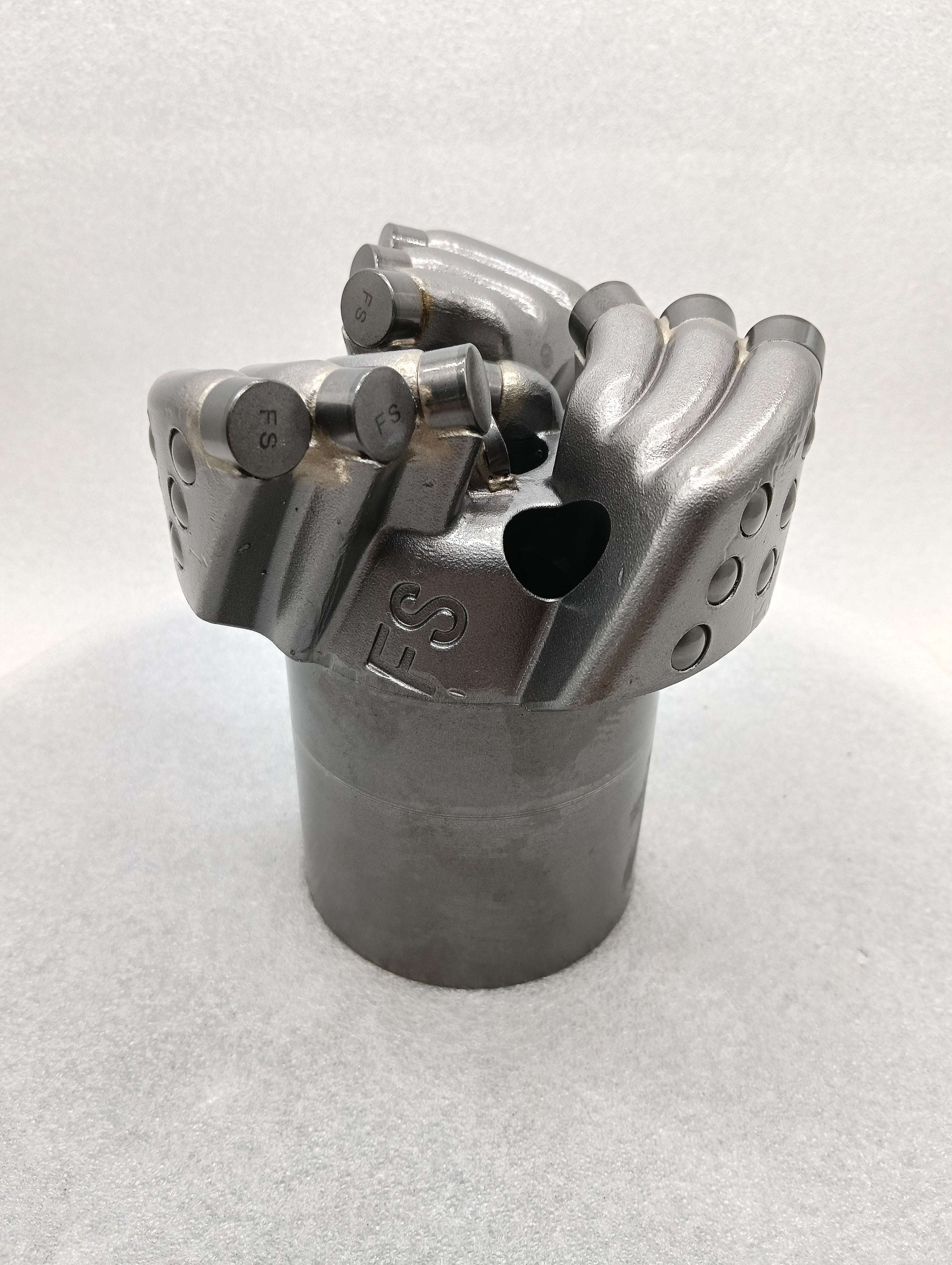 4-wing spiral concave PDC drill bit - image 3