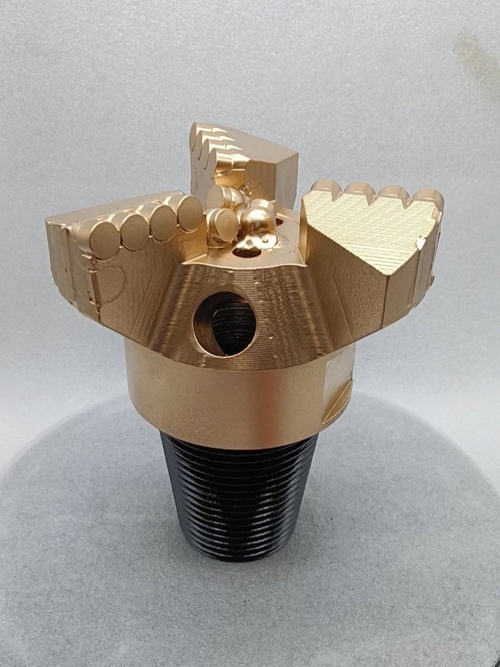4-wing spiral arc profile PDC drill bit - image 1
