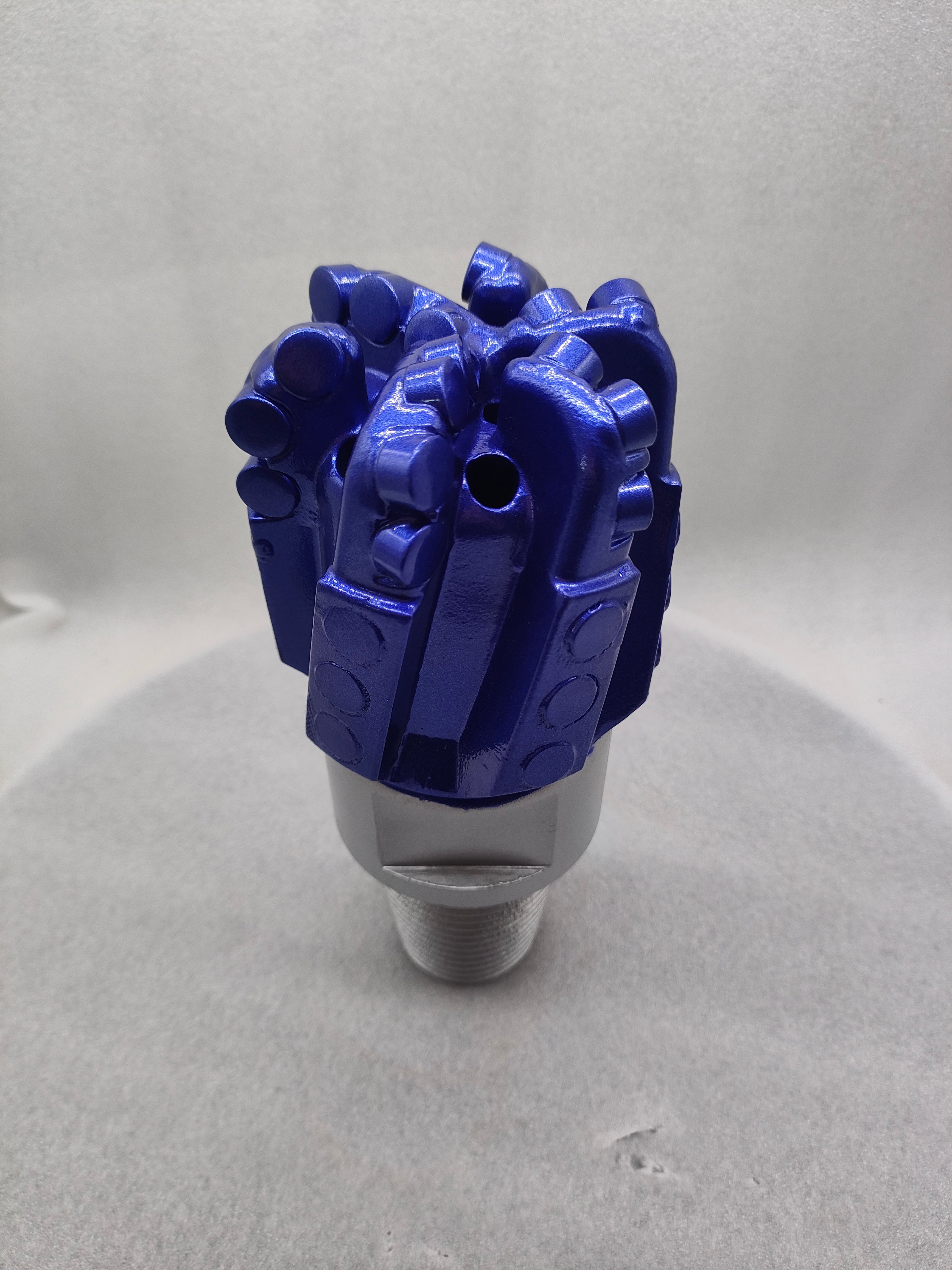 6-wing arc profile PDC drill bit - image 1